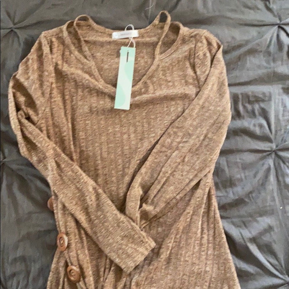 It’s an XL but fits more like a medium